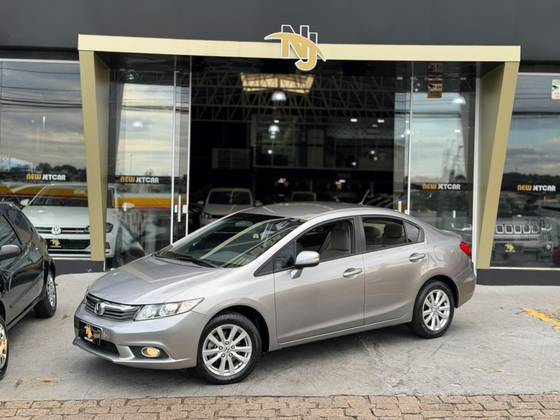 HONDA CIVIC 1.8 LXS 16V FLEX 4P AUTOMÁTICO